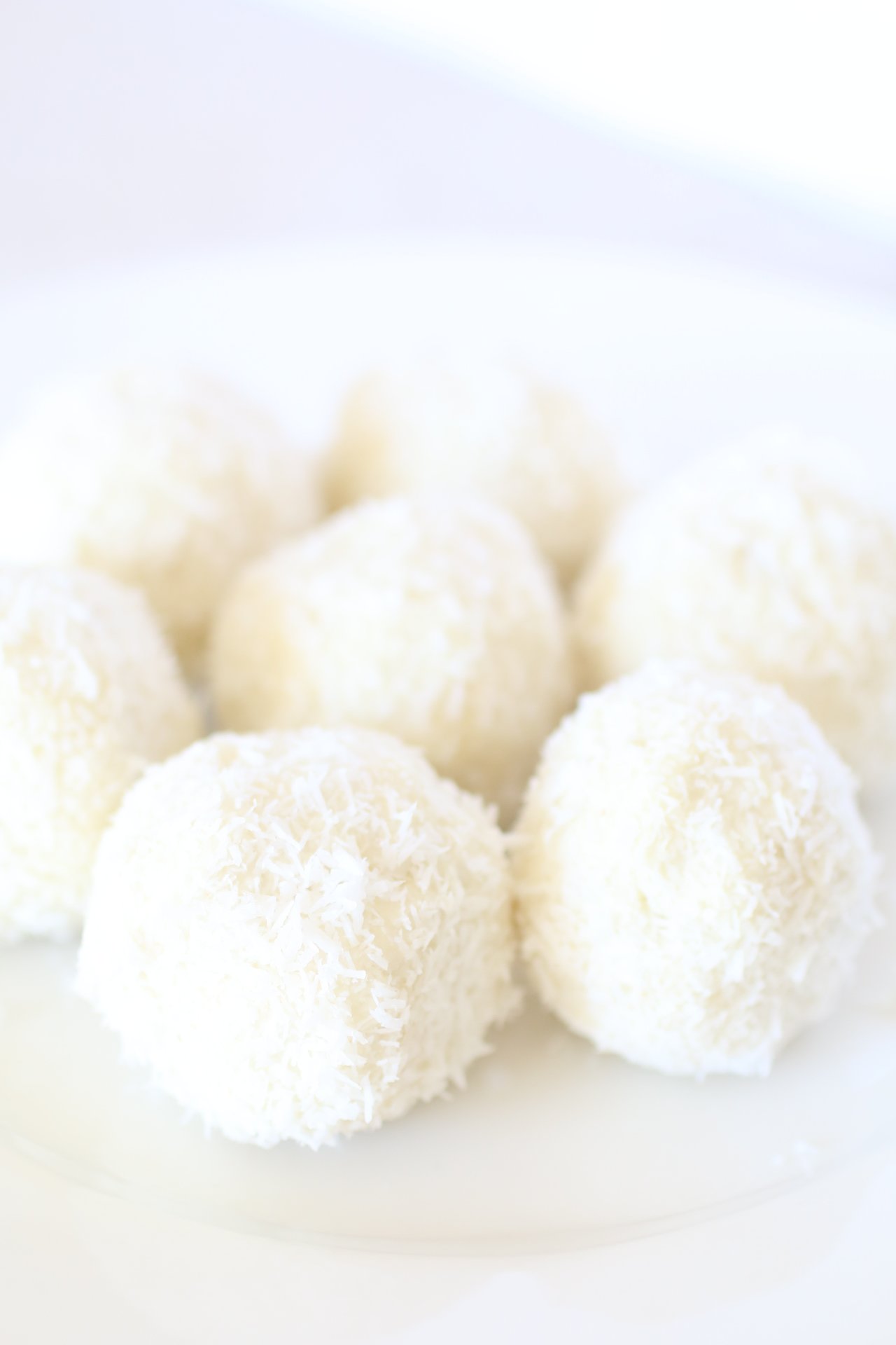 Dolcetti al Cocco Senza Zucchero e Senza Cottura