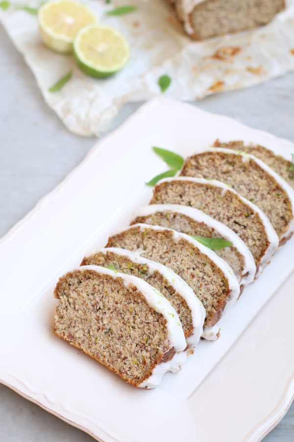 pane-dolce-alle-zucchine-senza-glutine-con-glassa-al-limone-a-basso-ig