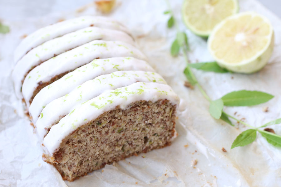 pane-dolce-alle-zucchine-senza-glutine-con-glassa-al-limone-di-dolce-senza-zucchero