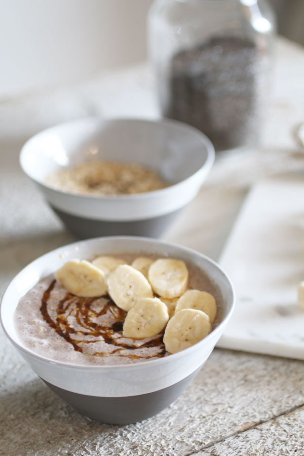 Crema di Fiocchi di Avena con Semi di Chia, Banane e Yacon