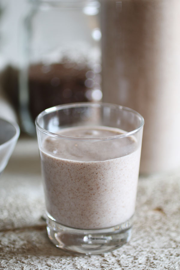 Il Latte Di Semi Di Lino è cremoso e ricco, di sapore neutro