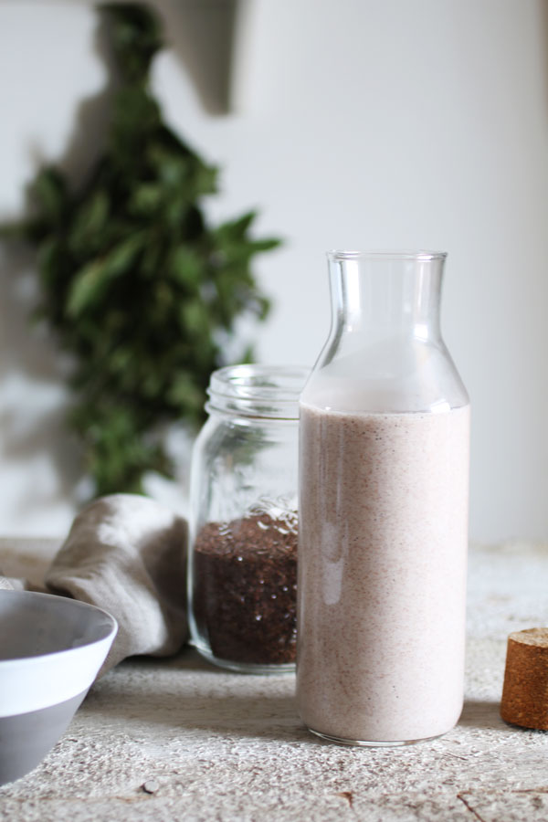 Il Latte Di Semi Di Lino è una bevanda vegetale Senza Zucchero a Basso Indice Glicemico ricca di Omega 3