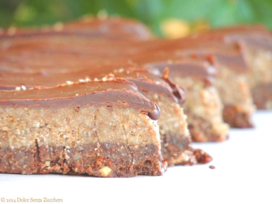 Cremino Barretta con Noci e Cioccolato (Ricetta Crudista e Vegan RAW) è una ricetta naturale e biologica senza glutine con indice glicemico basso.