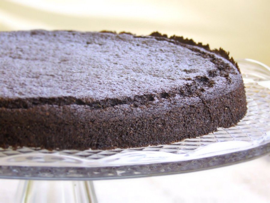 Torta con farina di carruba e cioccolato